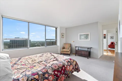 $674,500 | 5201 South Cornell Avenue, Unit 22AB, Chicago, IL 60615