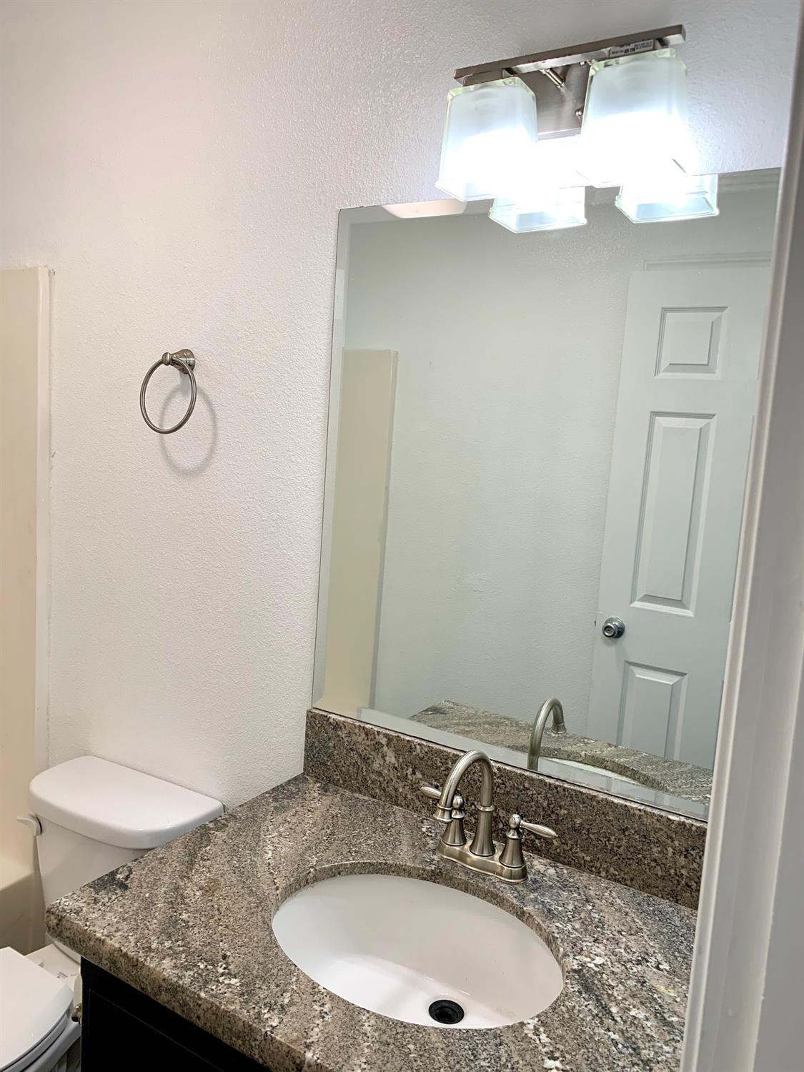 705 Maple Street Madera, CA 93637 - Photo 5 of 11 Gallery Image 5