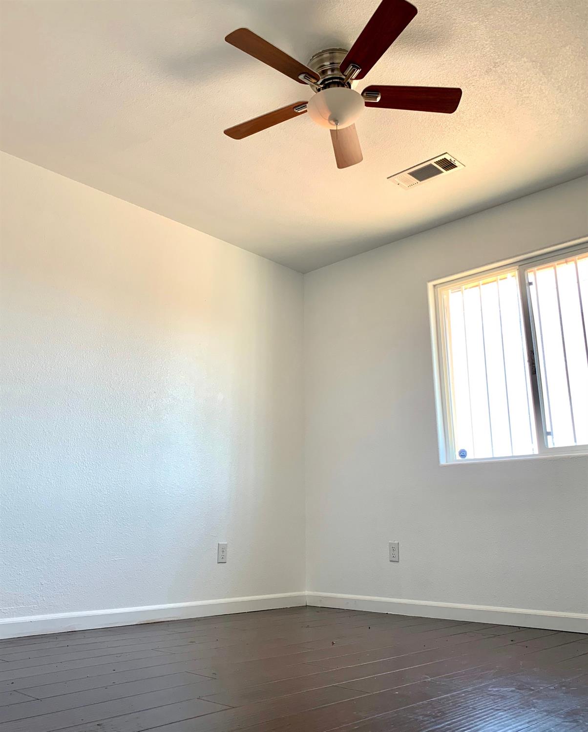 705 Maple Street Madera, CA 93637 - Photo 6 of 11 Gallery Image 6