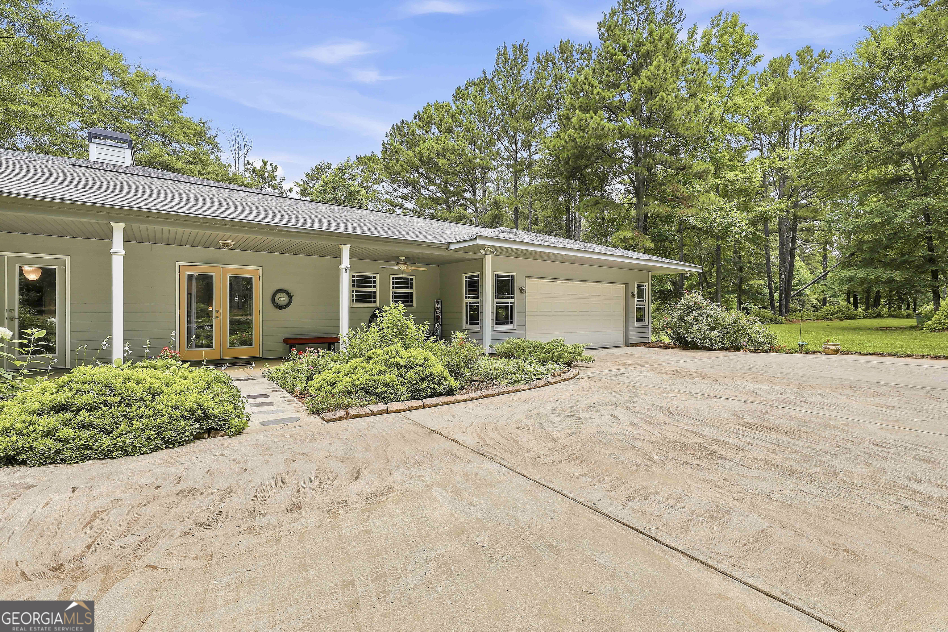 207 Steeplechase Barnesville, GA 30204 - Photo 3 of 78
