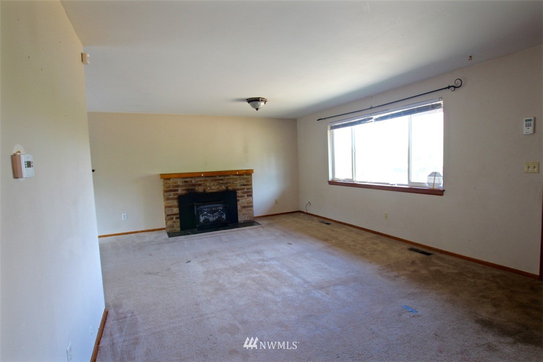 10819 Southeast 180th Place Renton, WA 98055 - Photo 2 of 14 Gallery Image 2