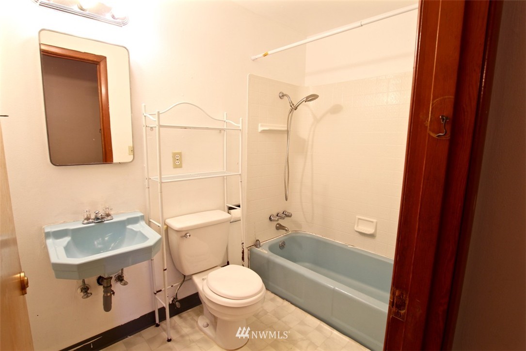 10819 Southeast 180th Place Renton, WA 98055 - Photo 11 of 14 Gallery Image 11
