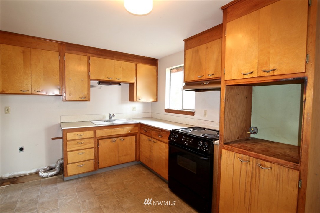 10819 Southeast 180th Place Renton, WA 98055 - Photo 3 of 14 Gallery Image 3