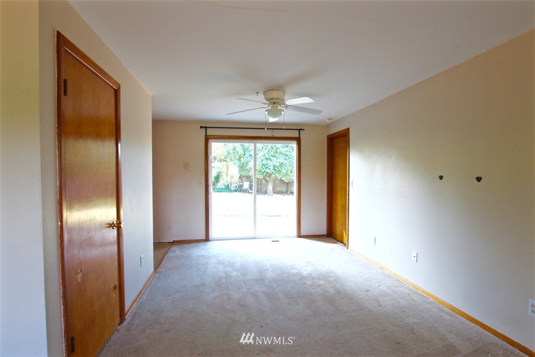 10819 Southeast 180th Place Renton, WA 98055 - Photo 5 of 14 Gallery Image 5