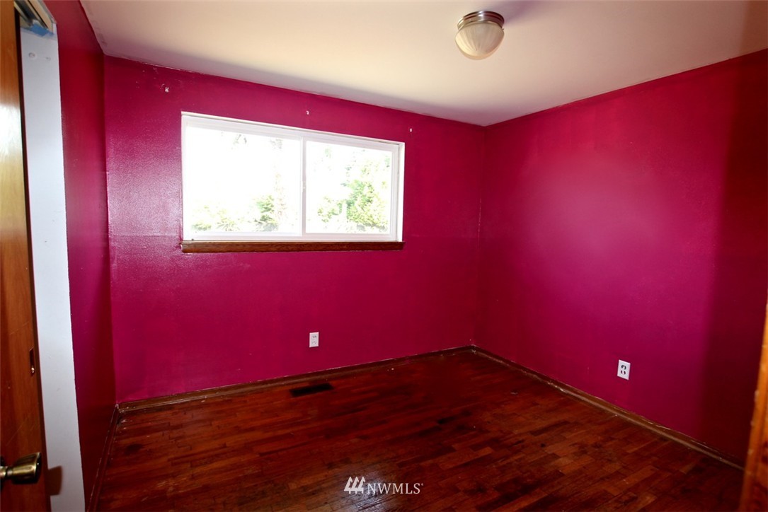 10819 Southeast 180th Place Renton, WA 98055 - Photo 9 of 14 Gallery Image 9