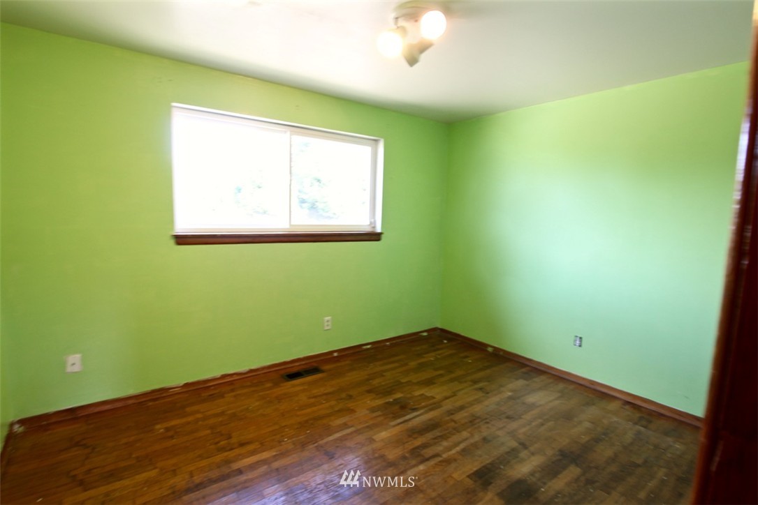 10819 Southeast 180th Place Renton, WA 98055 - Photo 10 of 14 Gallery Image 10