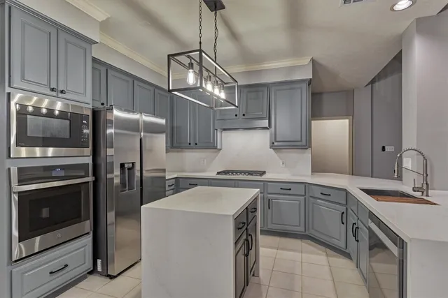 $647,000 | 151 Bristol Bend Circle, The Woodlands, TX 77382