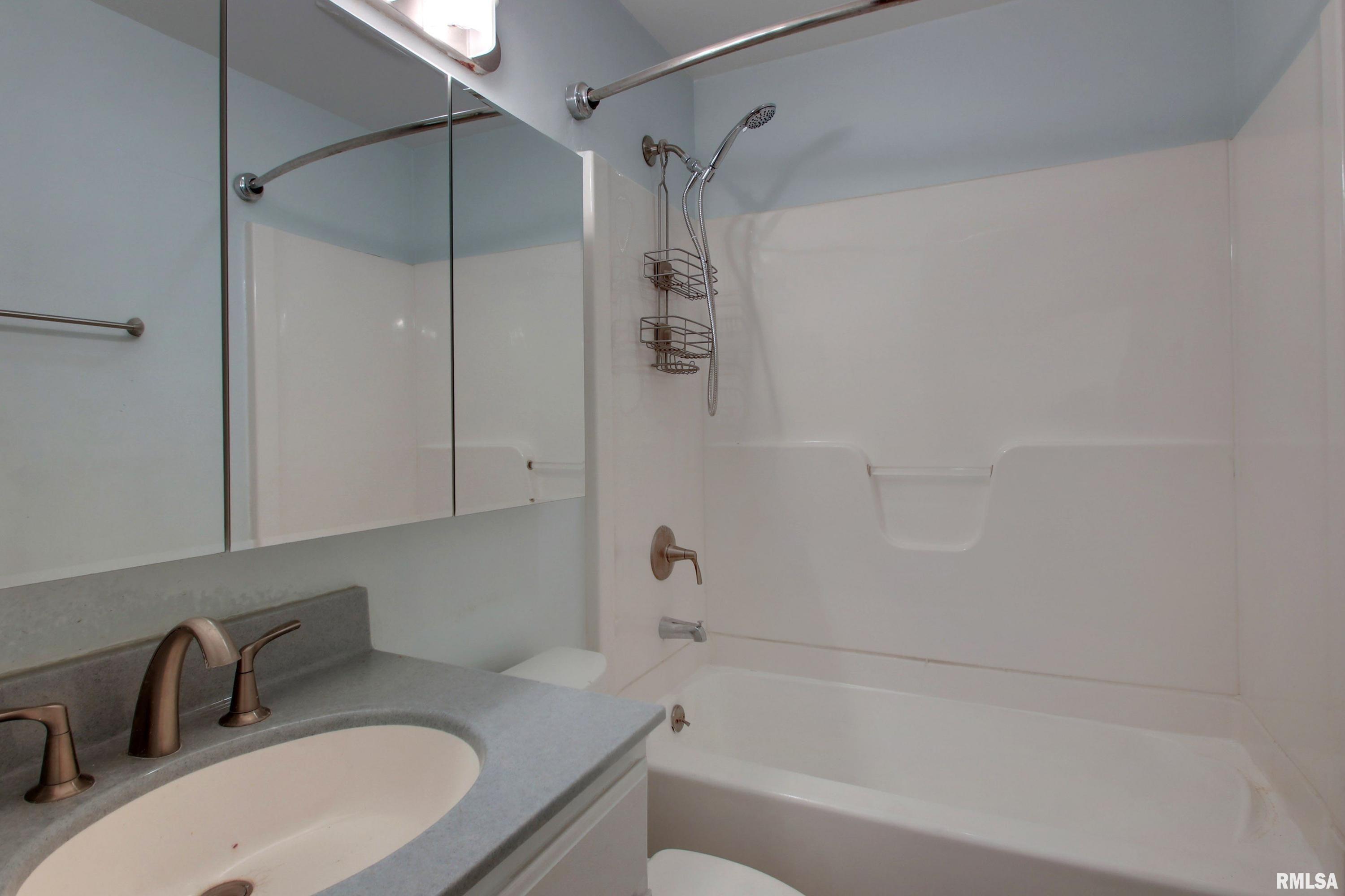 3301 Lawrence Road Quincy, IL 62301 - Photo 19 of 22