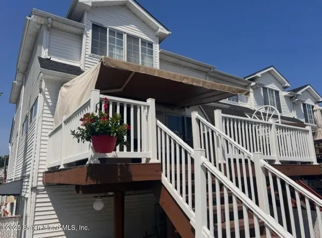 $908,888 | 42 Spruce Lane | Woodrow