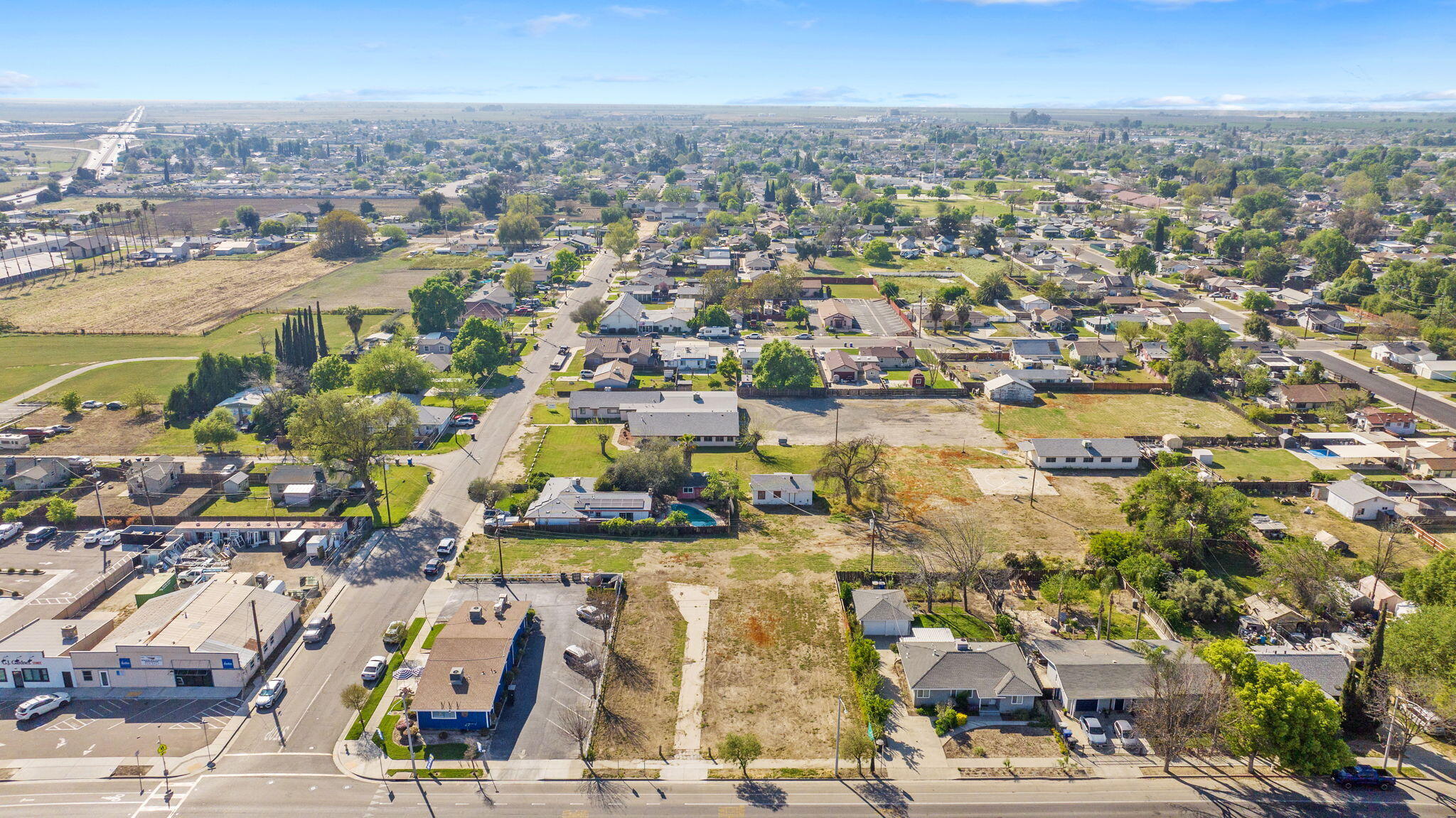 271 South Lemoore Avenue Lemoore, CA 93245 - Photo 10 of 16 11-web-or-mls-DJI_20260318160921_0620_D