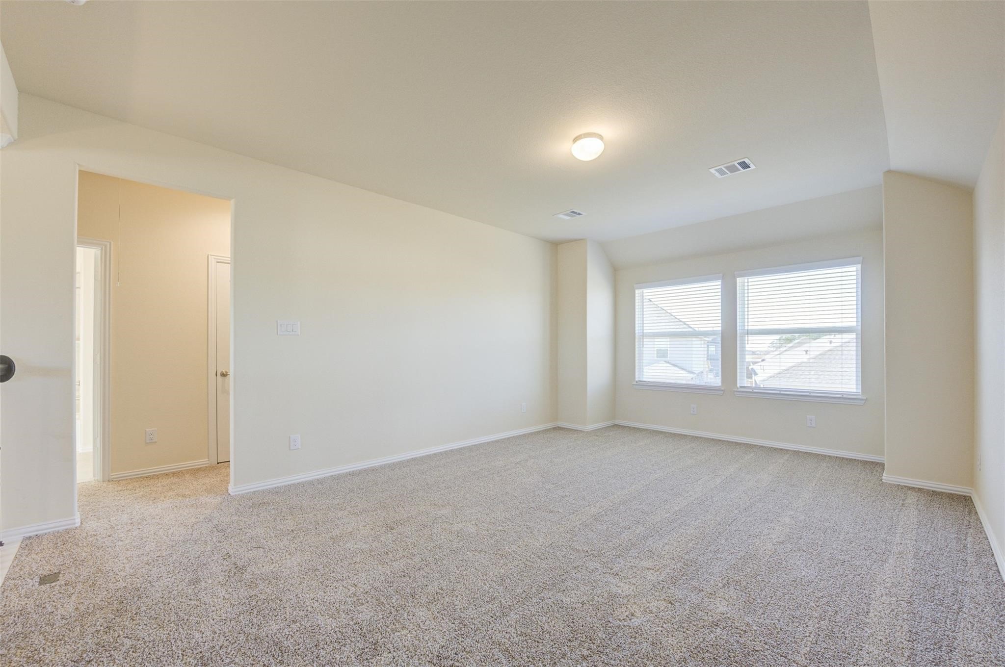 10902 Granite Chief Drive Rosharon, TX 77583 - Photo 19 of 32 an empty room with a empty space and windows