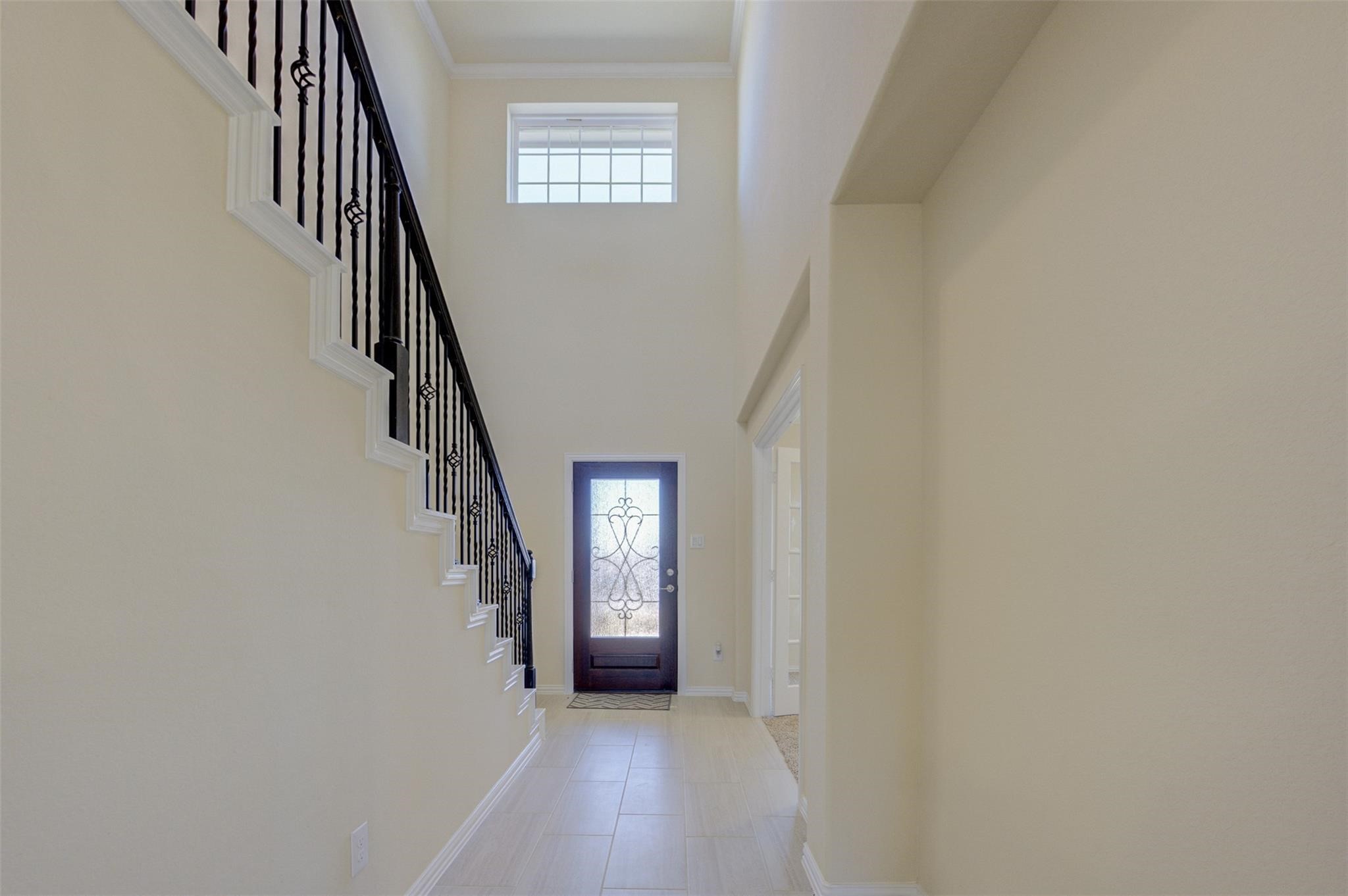 10902 Granite Chief Drive Rosharon, TX 77583 - Photo 9 of 32 a view of hallway with stairs