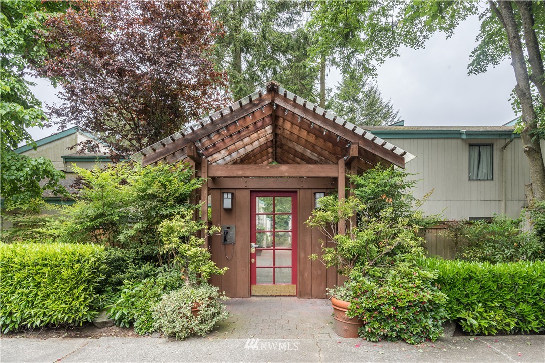 7901 196th Street Southwest, Unit 5 Edmonds, WA 98026 - Photo 1 of 18 Gallery Image 1