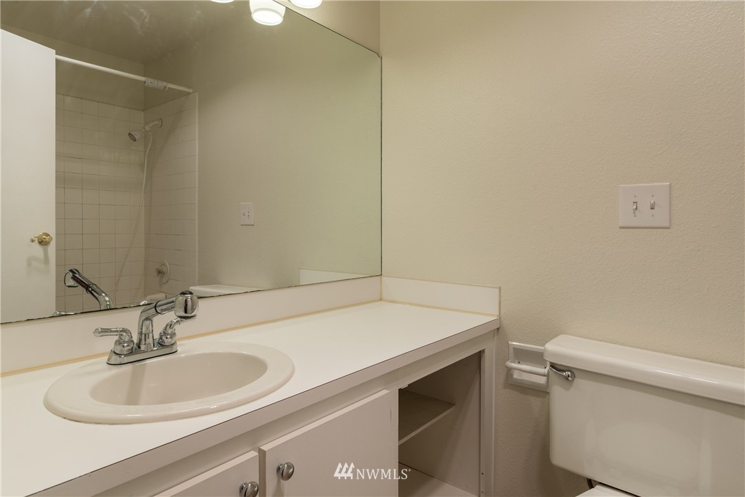 7901 196th Street Southwest, Unit 5 Edmonds, WA 98026 - Photo 13 of 18 Gallery Image 13