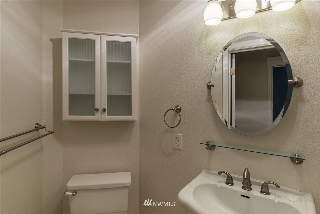 7901 196th Street Southwest, Unit 5 Edmonds, WA 98026 - Photo 8 of 18 Gallery Image 8