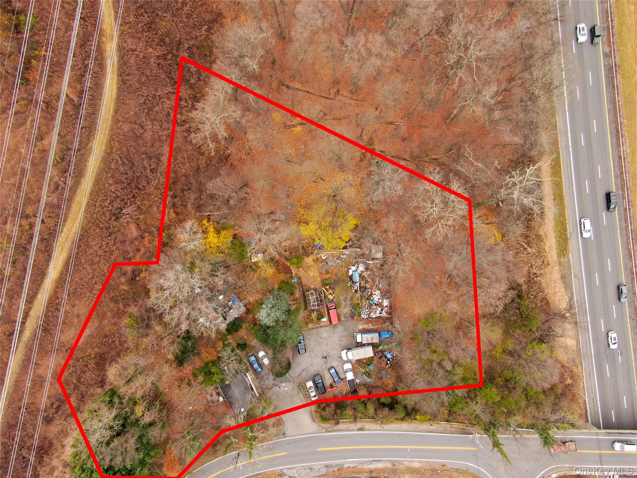 451 Underhill Road Scarsdale, NY 10583 - Photo 6 of 6 Aerial overview of property's location featuring property boundaries highlighted