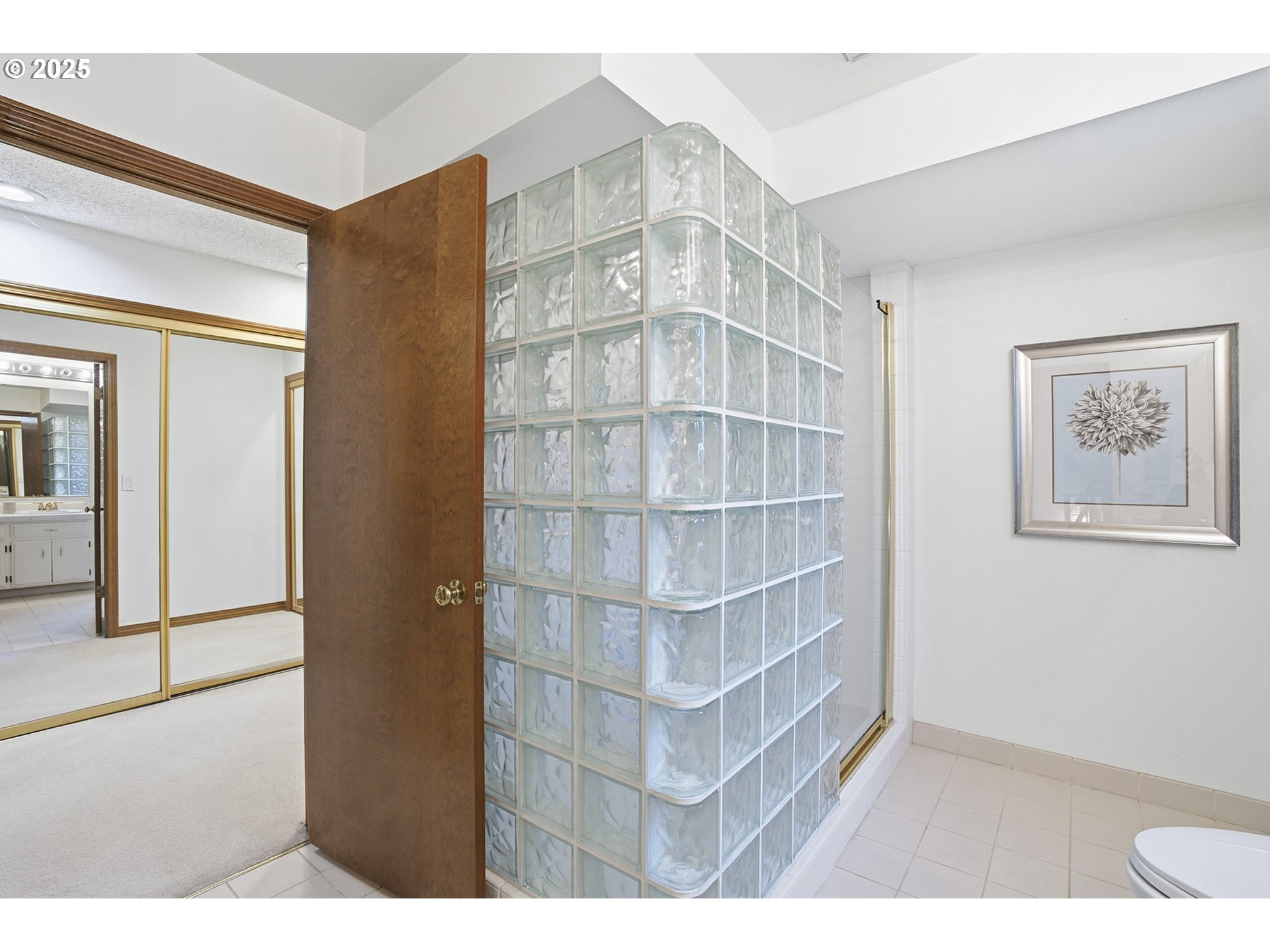 7430 Southwest Greens View Court Wilsonville, OR 97070 - Photo 34 of 48 a view of a living room with a cabinet
