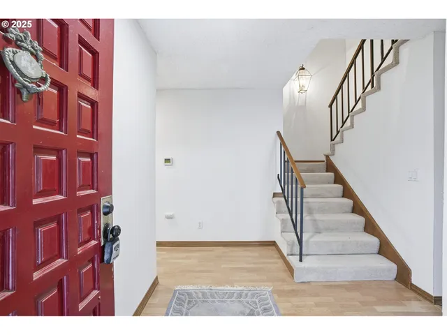 a view of entryway and hall