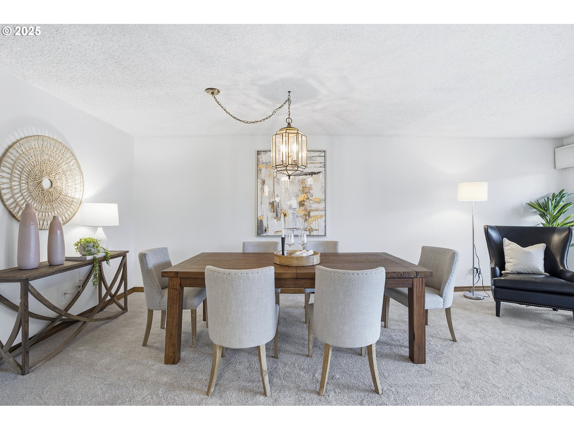 7430 Southwest Greens View Court Wilsonville, OR 97070 - Photo 8 of 48 a view of a dining room with furniture