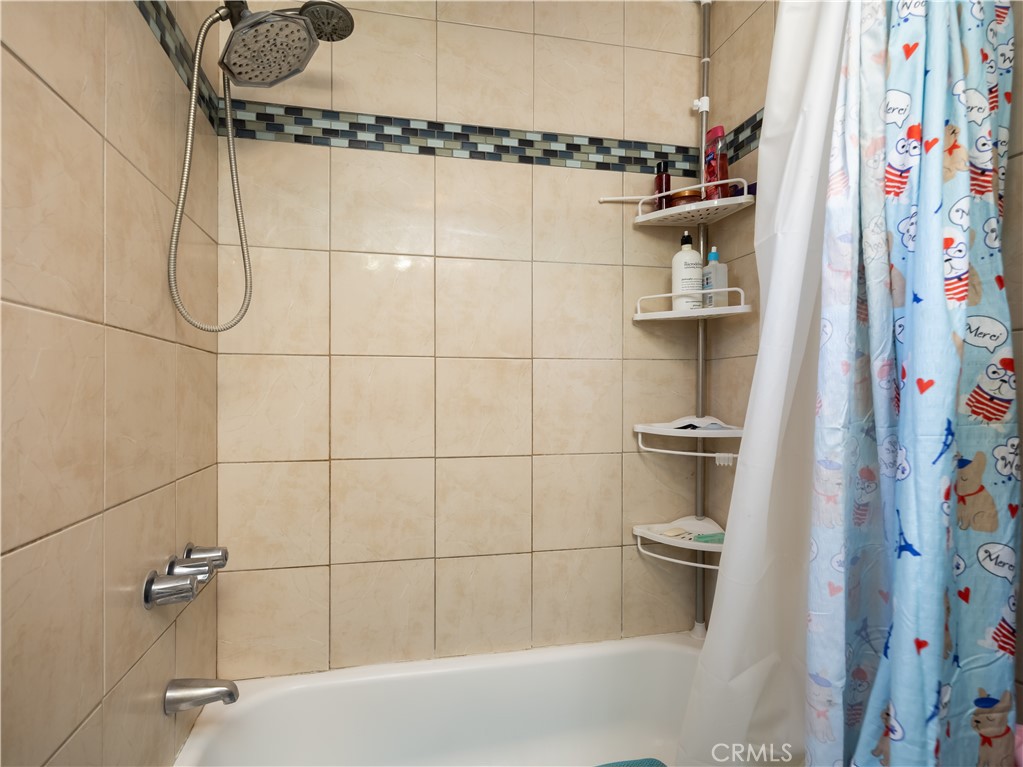 519 South Dart Canyon Road Crestline, CA 92325 - Photo 21 of 26 a bathroom with a shower