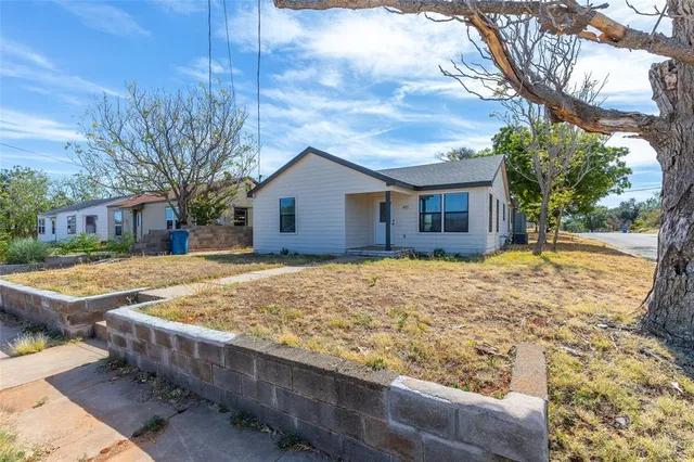 $199,000 | 411 West New Mexico Avenue, Sweetwater, TX 79556