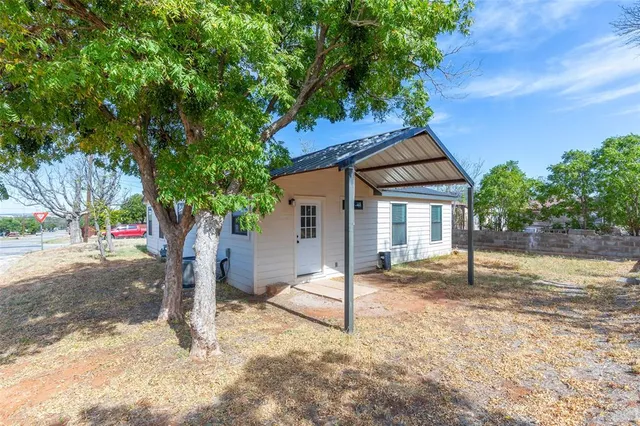 $199,000 | 411 West New Mexico Avenue, Sweetwater, TX 79556