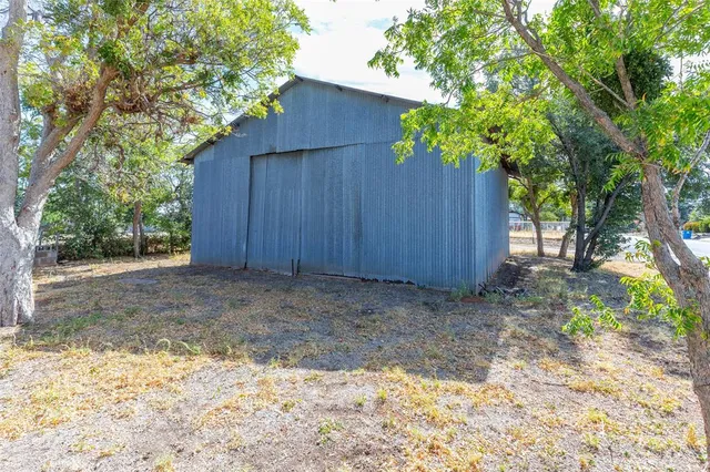 $199,000 | 411 West New Mexico Avenue, Sweetwater, TX 79556