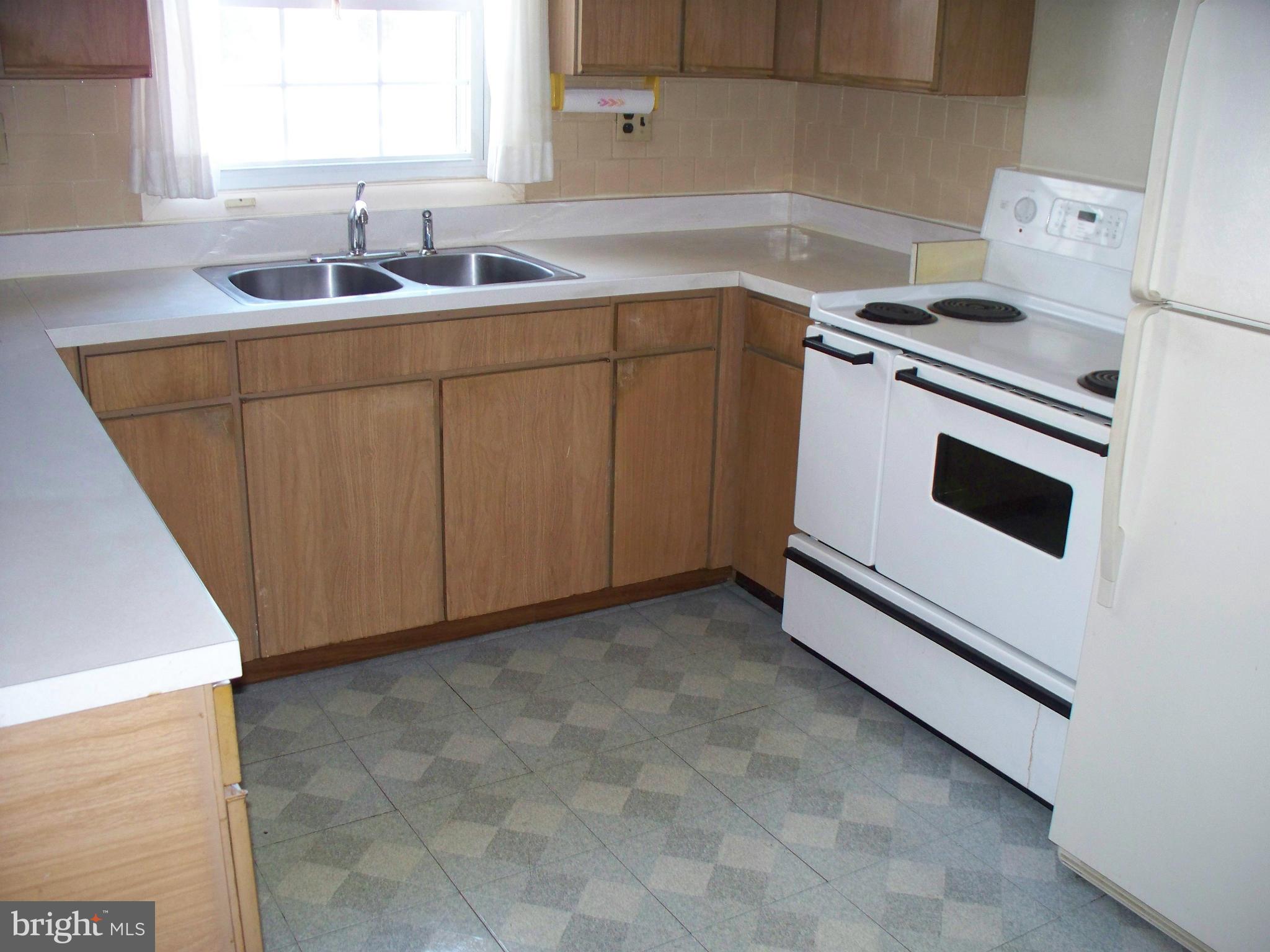 210 Ferndale Road Aberdeen, MD 21001 - Photo 9 of 25 Kitchen