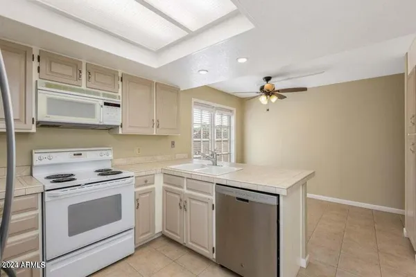 $3,295 | 7230 East Arlington Road, Scottsdale, AZ 85250