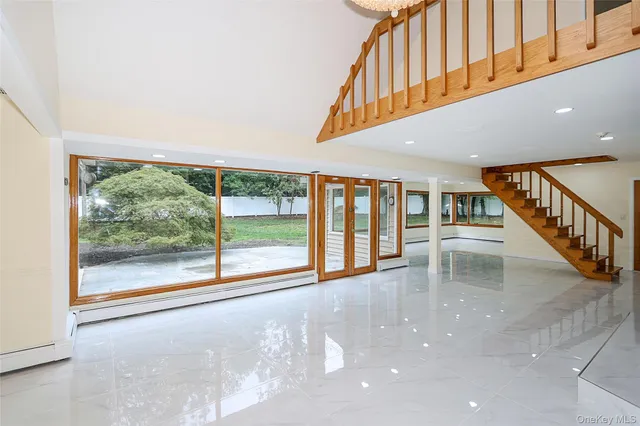 a view of an entryway with an front door