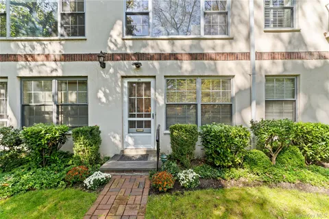 $425,000 | 25 Alden Place, Unit 25, Bronxville, NY 10708