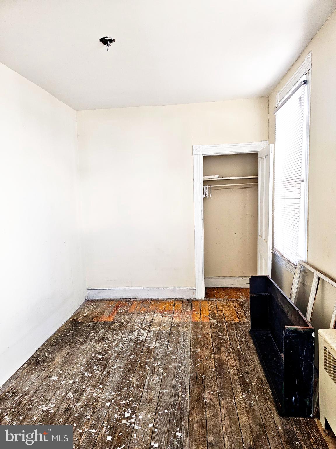 100 Pontiac Avenue Baltimore, MD 21225 - Photo 6 of 13 Bright, airy space ready for your vision.