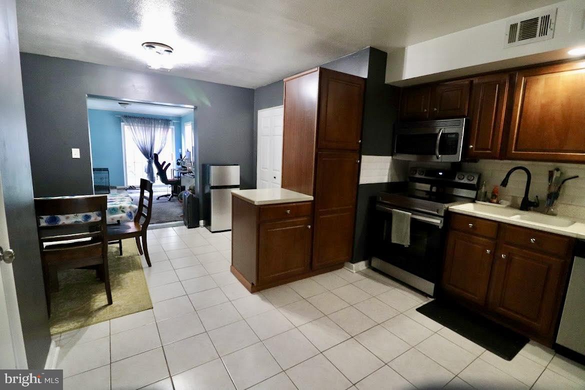 515 Mountain View Road Middletown, PA 17057 - Photo 4 of 23 Kitchen