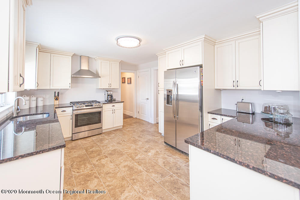 136 Broadway Road Freehold, NJ 07728 - Photo 5 of 68 jt-22