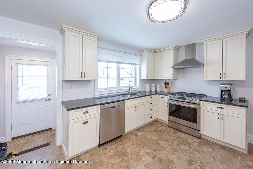 136 Broadway Road Freehold, NJ 07728 - Photo 6 of 68 jt-23