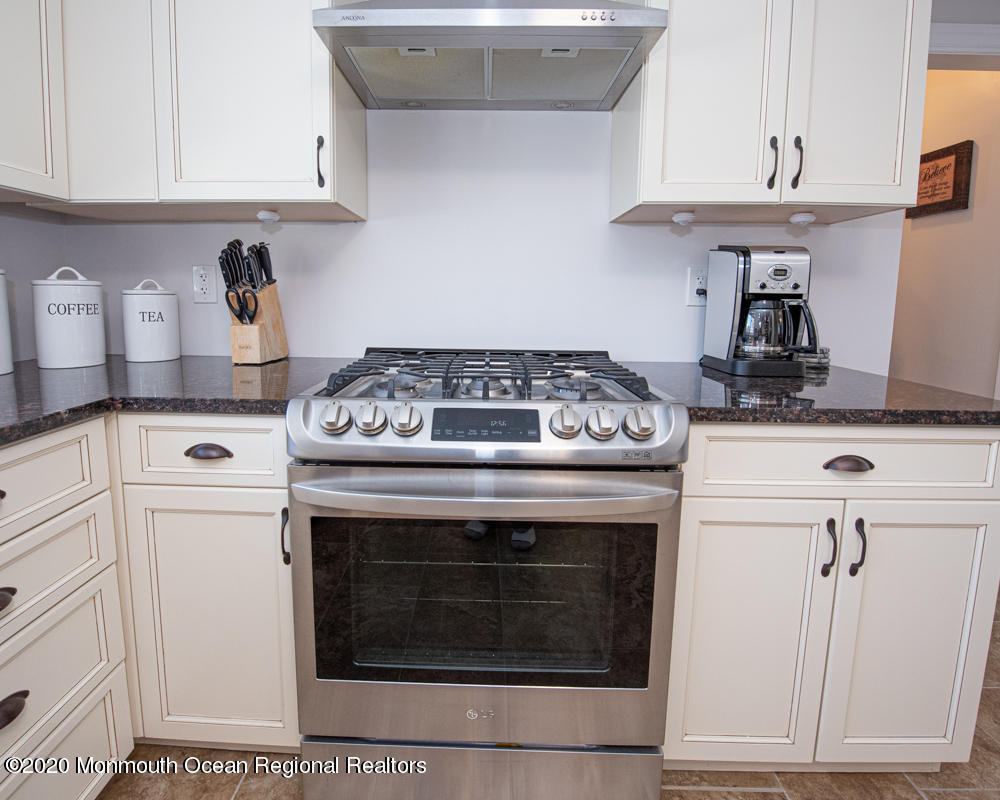 136 Broadway Road Freehold, NJ 07728 - Photo 8 of 68 jt-26