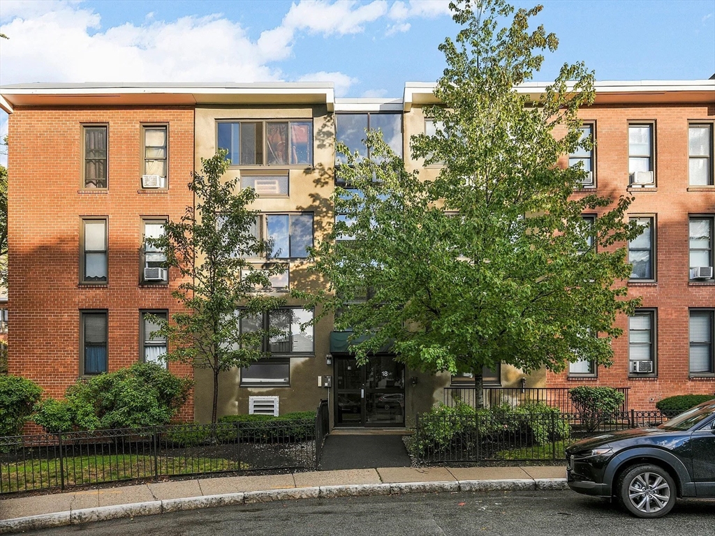 18 Juniper Street, Unit 47 Brookline, MA 02445 - Photo 10 of 11