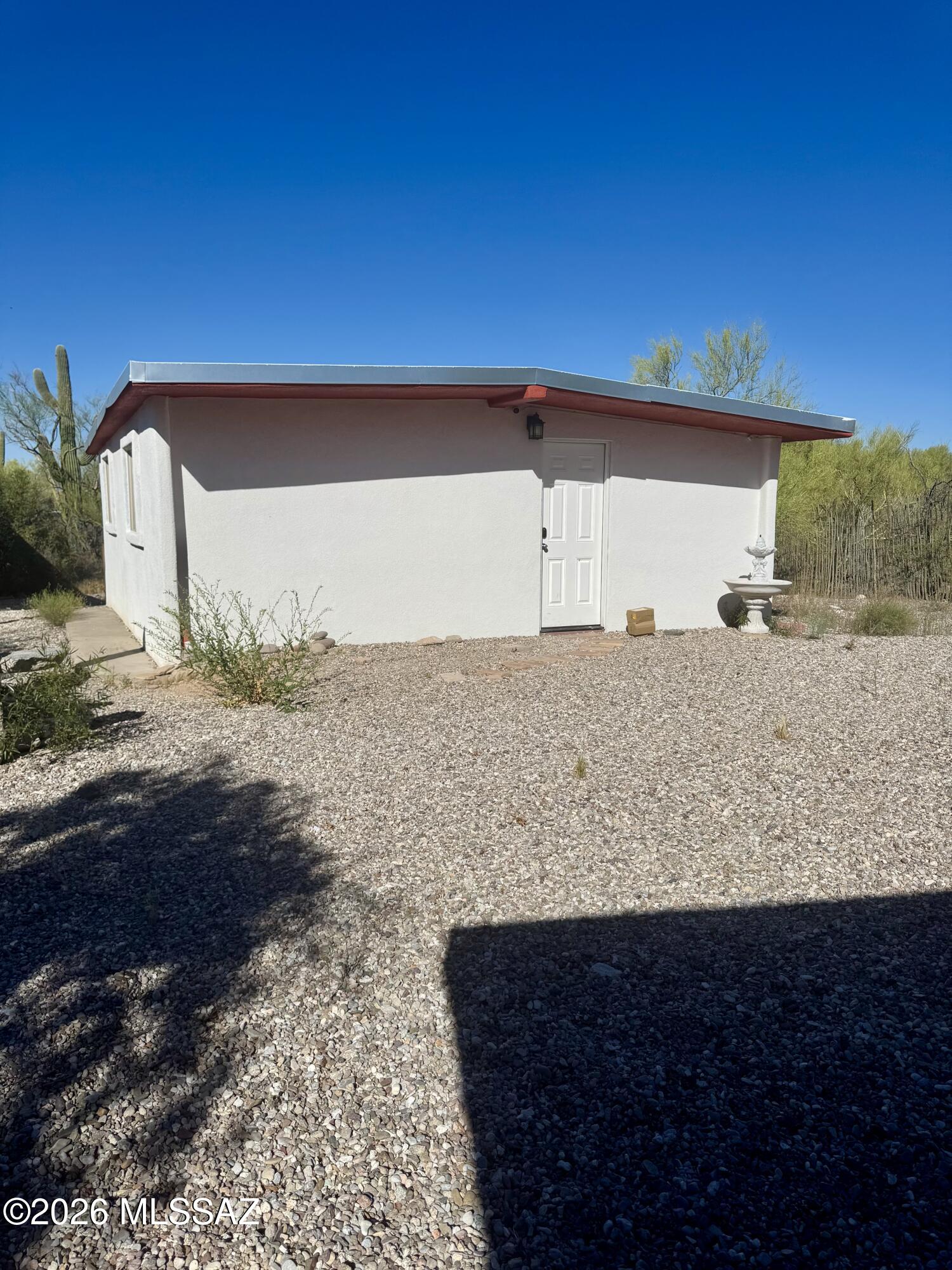 4415 North Swan Road Tucson, AZ 85718 - Photo 5 of 33 a view of a pathway