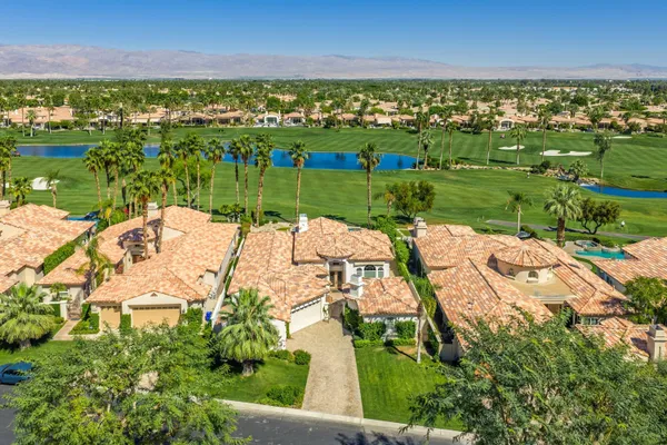 $2,299,000 | 49544 Vía Conquistador, La Quinta, CA 92253