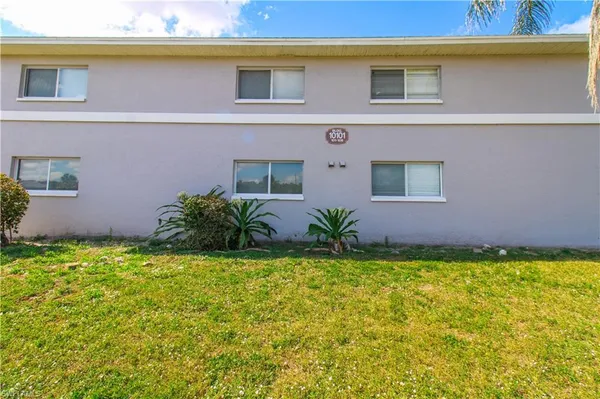 $1,845 | 10101 Sandy Hollow Lane, Unit 102, Bonita Springs, FL 34135