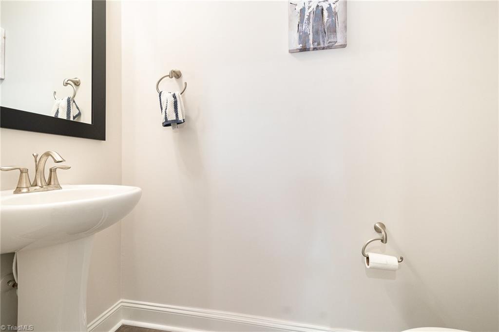 4247 Oakton Drive High Point, NC 27265 - Photo 20 of 47