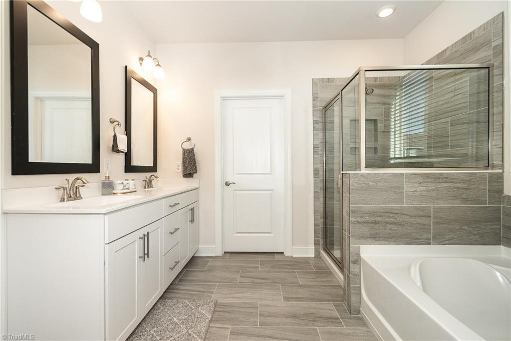 4247 Oakton Drive High Point, NC 27265 - Photo 23 of 47