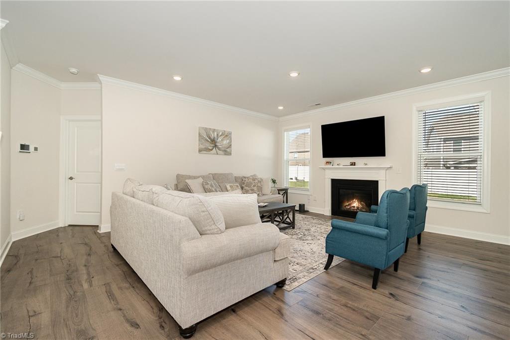 4247 Oakton Drive High Point, NC 27265 - Photo 8 of 47