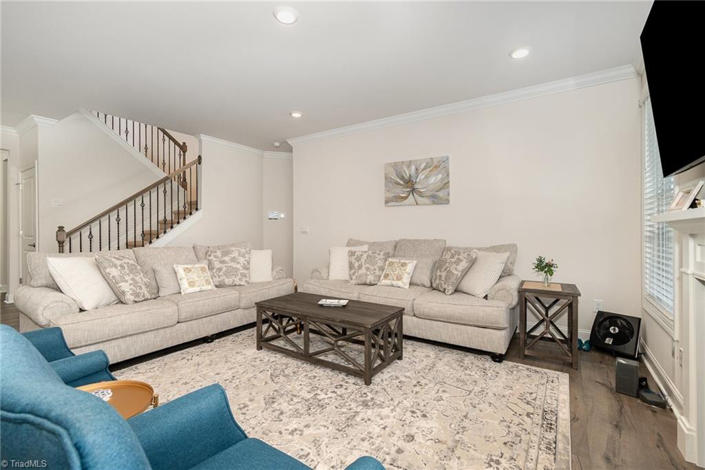 4247 Oakton Drive High Point, NC 27265 - Photo 9 of 47