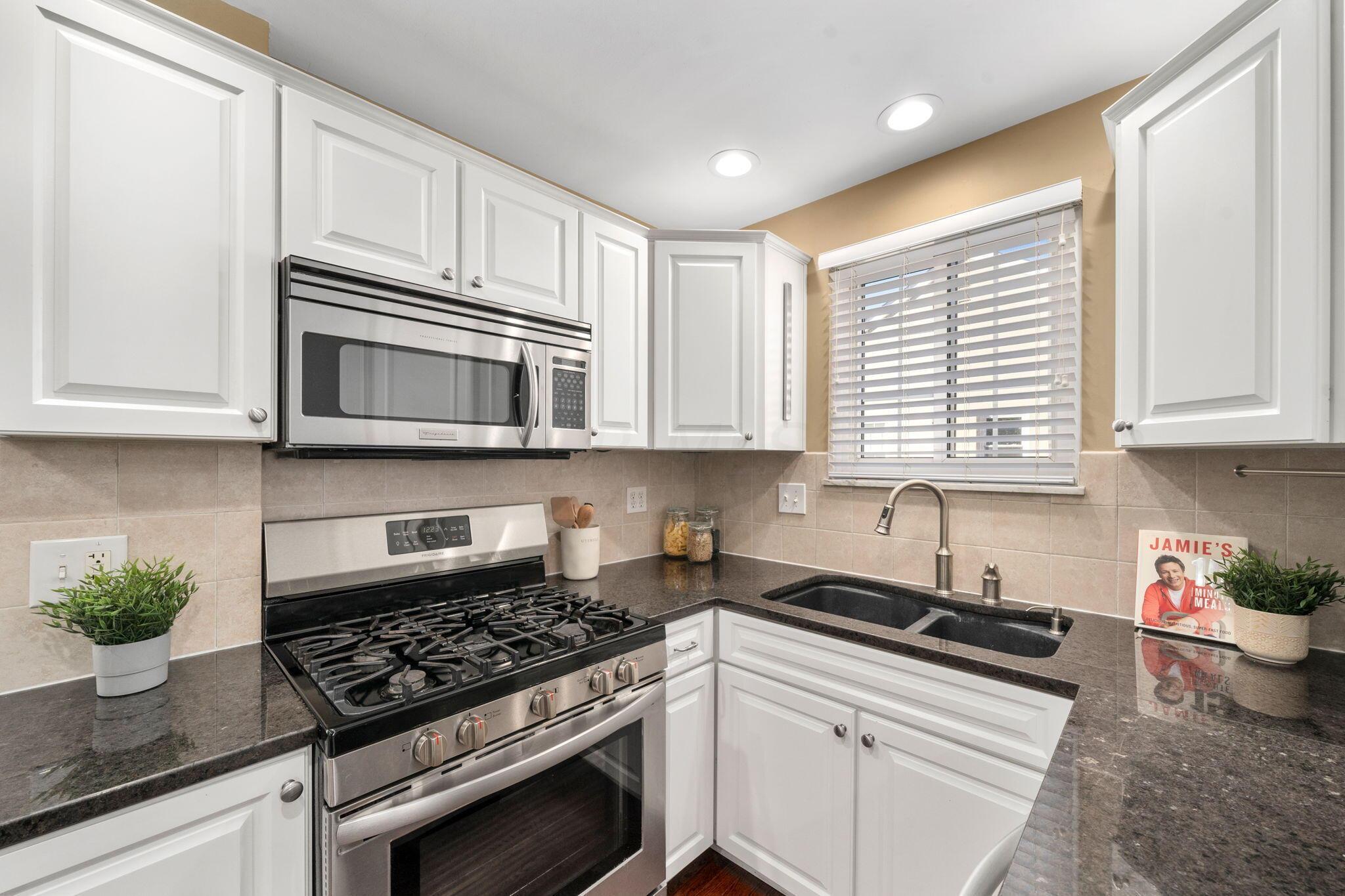 2223 Harwitch Road Columbus, OH 43221 - Photo 17 of 61 20-web-or-mls-DSC04114