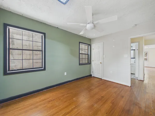 $1,250 | 5110 Academy Street, Unit 4, Houston, TX 77005