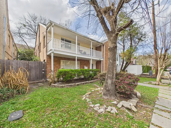 $1,250 | 5110 Academy Street, Unit 4, Houston, TX 77005