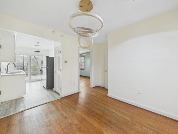 $1,250 | 5110 Academy Street, Unit 4, Houston, TX 77005