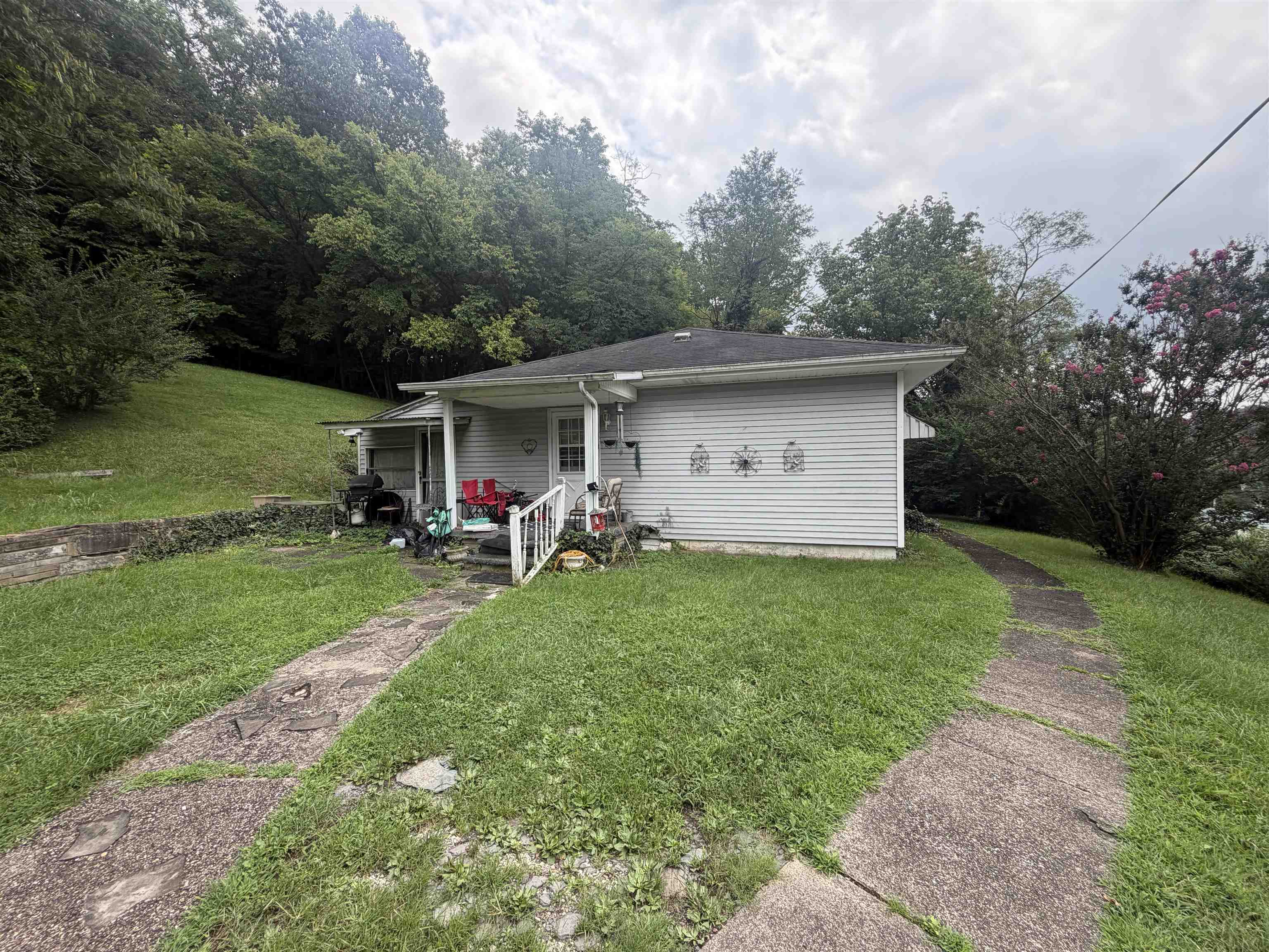 1217 Waco Road Huntington, WV 25701 - Photo 2 of 10 Gallery Image 2