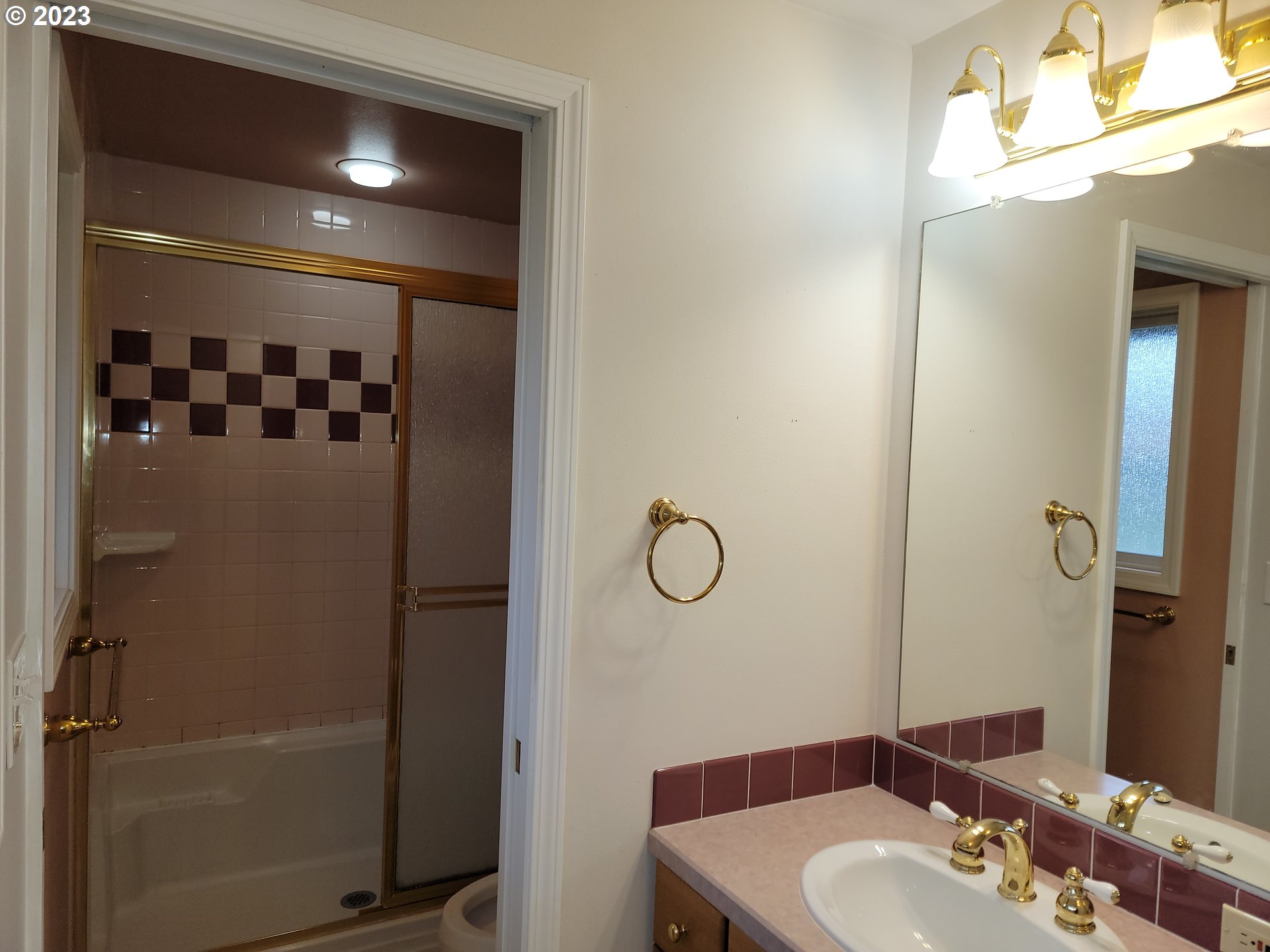 17515 Springhill Place Gladstone, OR 97027 - Photo 11 of 22 Gallery Image 11